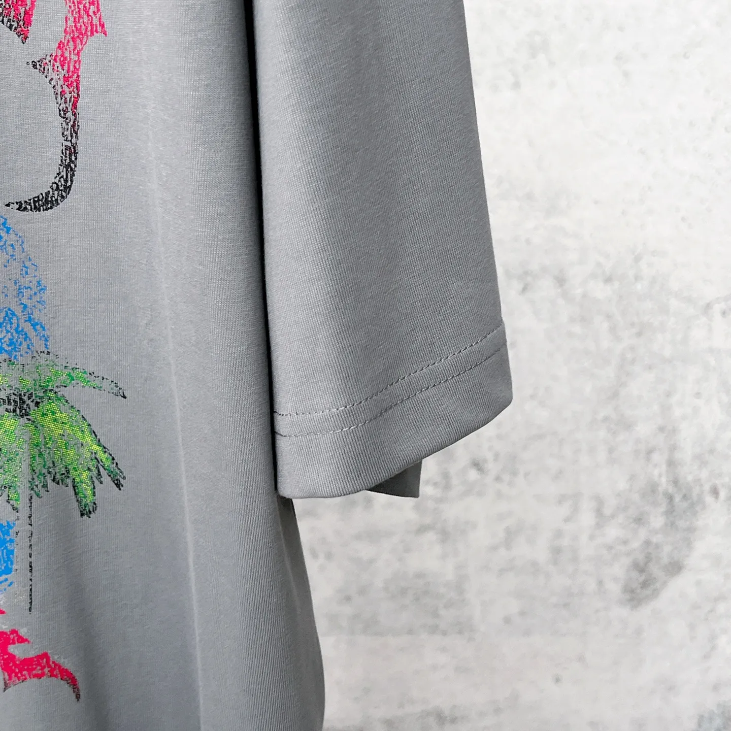 【 . Quality】BALENCI*GA/ .SS 26 New Arrival 。 T 。 . Authentic 。 ！ ZP 。 260 ， . ， ， 。 。 ， 。 OS . Same Style ：BL 263781 ：Black White Pink Gray Size：XS S M L